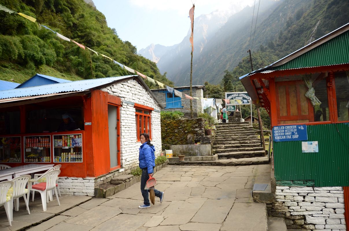 18 Dovan On Trek To Annapurna Sanctuary 